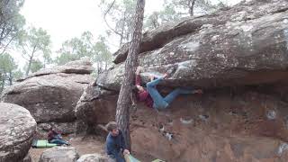 Video thumbnail de Low gravity, 6b+. Albarracín