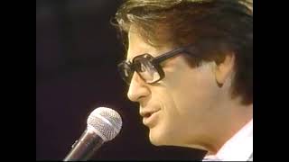 Brian Wilson singing God Only Knows and I Sleep Alone at the National Academy of Songwriters (1989)