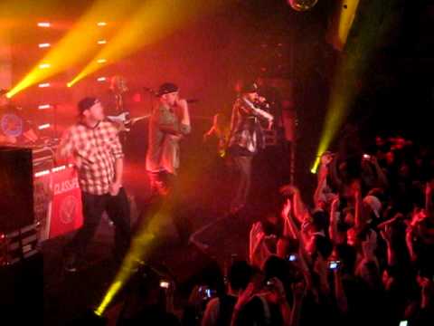 Classified, J Bru, Mic Boyd - Desensitized & Find Out (live in Calgary)
