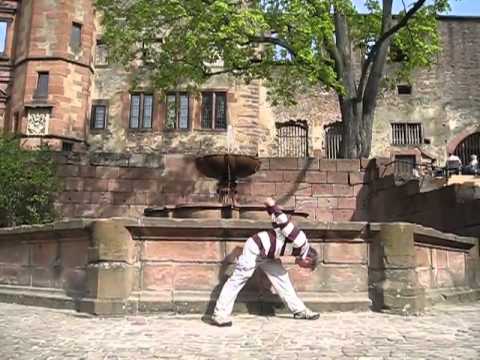 Yogaübungen mit Sukadev in Heidelberg
