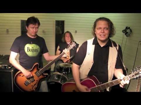 Puolikuu: Kesä Stadi On Vapaa