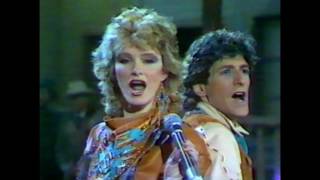 Download lagu Saskia & Serge - Country Disco Train (1986) mp3