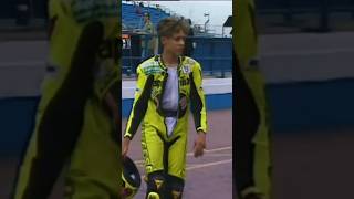 Download lagu Ketika Valentino rossi Debut Pertama kali dimotogp umur 16 tahun mp3