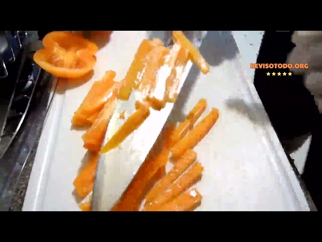 Vídeo relacionado con oFuun Cuchillo Cocina Damasco, 20cm Cuchillo Chef Japones de Acero Damasco de 67 Capas, Mango de Resina Azul, Cuchillo de Cocinero Profesional para Cortar Verdura, Fruta, Carne y Pescado