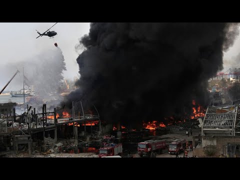 مرفأ بيروت اندلاع حريق يثير رعب اللبنانيين بعد نحو شهر من الانفجار المدمر