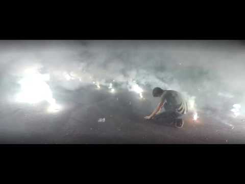 what happens when you light 30 strobe light fireworks