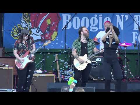 Nikki Hill - Strapped to the Beat