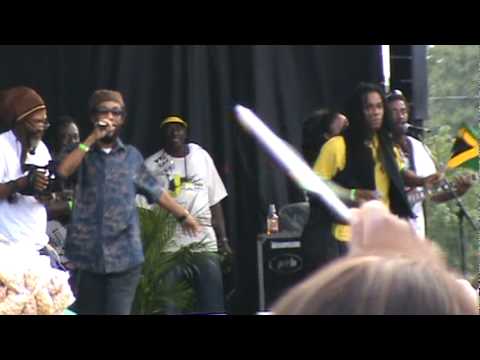 Tinga Stewart - "Cover Me" -   Live @ Jambana Festival, Toronto, ON - 08/02/10