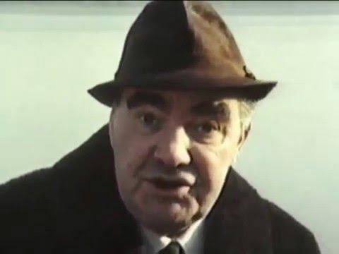 Gwyn Thomas Visits Newnham on the River Severn