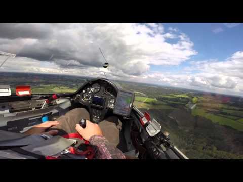 Circuit Approach & Landing at Parham in an ASW20