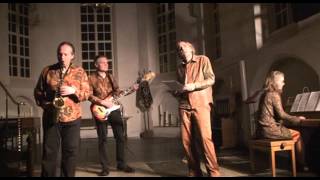 Maarten van Roozendaal: Stapels, door Gemengde Gevoelens