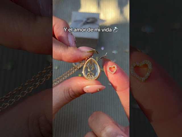 Vídeo relacionado con Mikovivi Collar de Dragón y Clip de Papel, Colgante Dragón Acero Inoxidable Dorado Joyería Moderna Regalos para Mujeres Joyería Elegante para Mujeres