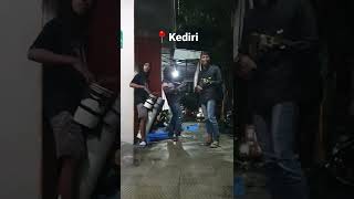 Download lagu Syahdu, Pengamen kreatif kota kediri. #musisijalanan #wayahe #kedirijoss mp3