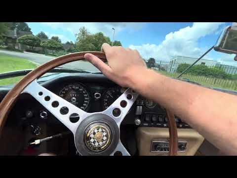 1970 Jaguar E-Type S2 - Driving