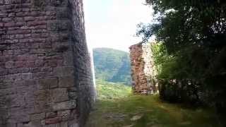 preview picture of video 'Visso-Parco dei Sibillini-La Torre medievale che .....'
