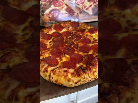 Best Frozen Pizza I've Ever Had! #review #freschetta #pizza
