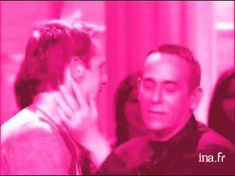 Pause bisou Lambert Wilson - Archive INA