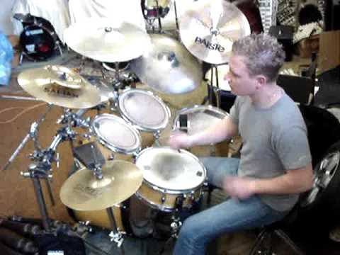 Dave Weckl (performed by Goran Vdovic) - Big B little B