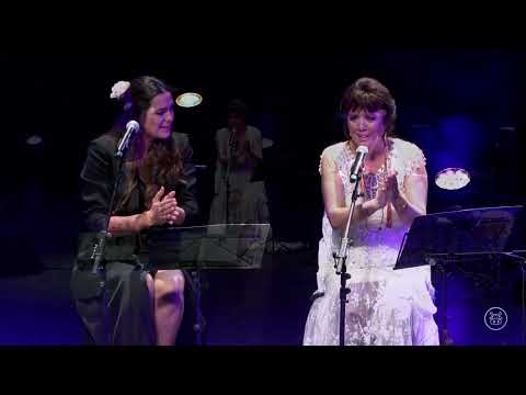 Lole Montoya y Alba Molina - Un cuento para mi niño (La Mariposa) - Concierto Mujeres cantan a Lole