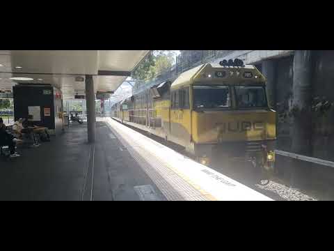 18/03/22 5BW7 passing Epping