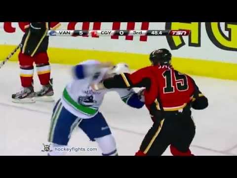 Dale Weise vs Tim Jackman Nov 1, 2011