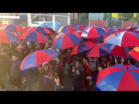 "Entrada de la Butteler vs Dep. Riestra // Dicen que estamos todos de la cabeza..." Barra: La Gloriosa Butteler &bull; Club: San Lorenzo &bull; País: Argentina