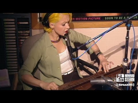 Cyndi Lauper “Time After Time” Live on the Howard Stern Show (1995)