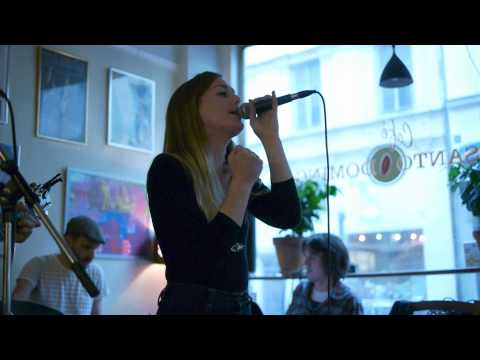 Jacqueline Netteberg - Time & Traveling (live at Dirty Records)
