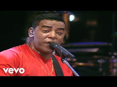Raça Negra - Mas Que Nada / O Telefone Tocou Novamente (Ao Vivo)