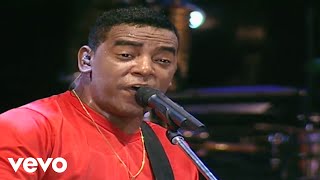 Raça Negra - Mas Que Nada / O Telefone Tocou Novamente (Ao Vivo)