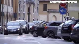 preview picture of video 'Portogruaro 05/05/13: Carosello auto festeggia 29^ scudetto Juve'