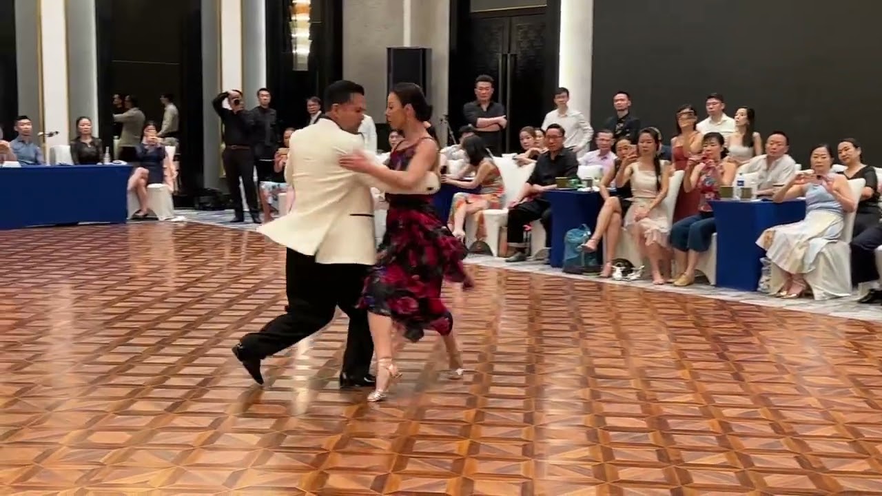 Video thumbnail for Sebastian Arce y Maria Marinova, Suzhou Festival Aug 2023, El Andariego (Pugliese), 1/4