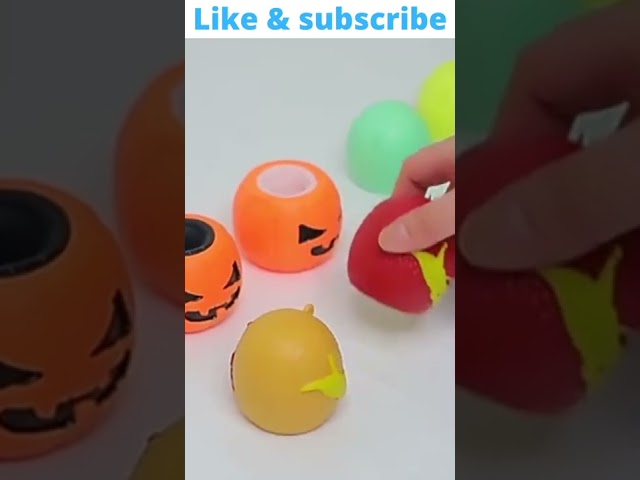 Vídeo relacionado con Prank Charm Shock | Sensory Small Electric Portable Novelty Toys | Portable Fidget Keychain | para reuniones escolares en casa, trabajo, estudios, viajes, comute, espera, de Halloween