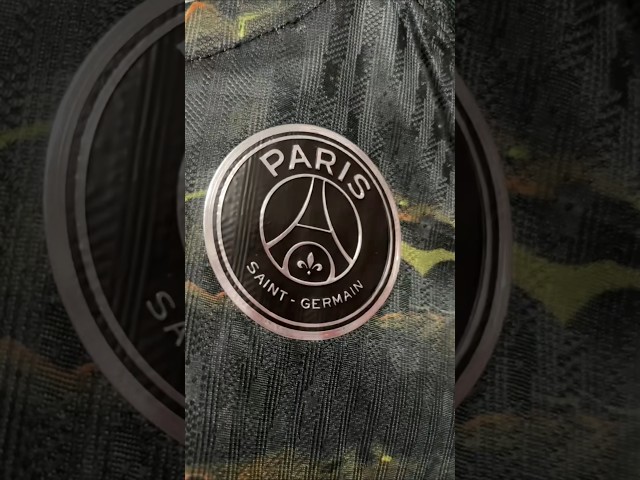 Vídeo relacionado con NIKE Paris Saint-Germain FC - Pantalones Cortos para Hombres DN2726-100, PSG M Nk DF Stad Short 3r, Blanco/Viejo Real, S