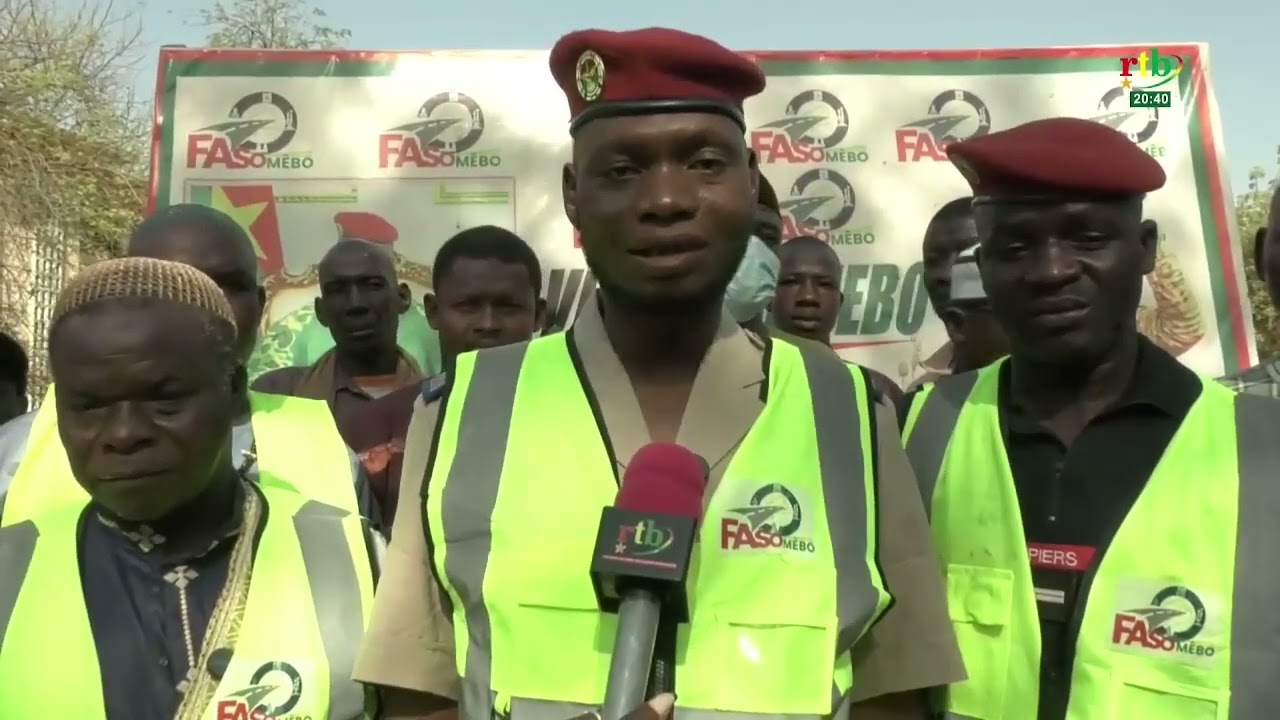 Faso Mêbo: les fidèles musulmans du Camp Sangoulé Lamizana ont fait don de 2 tonnes de ciment