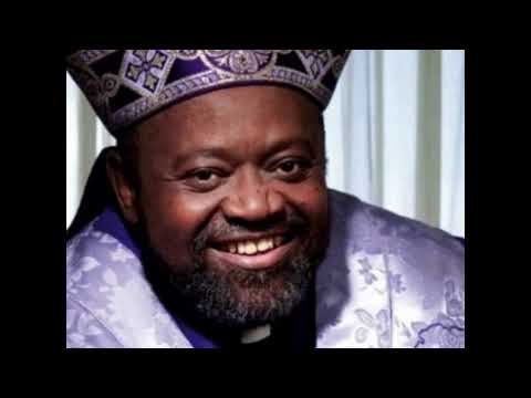 The Alex Bradford Singers almost robbed on the "gospel highway" - Bishop Carl Bean explains it all.