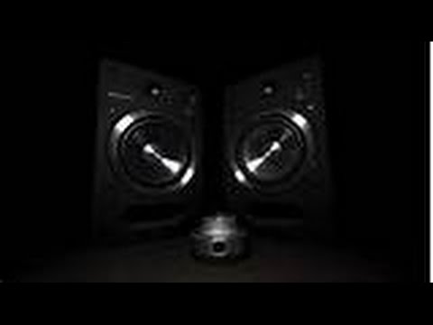 Revolvr vs Iggy Azalea - Raptor Badger Bass Boosted