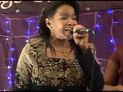 Shuvai Wutawunashe Live in London