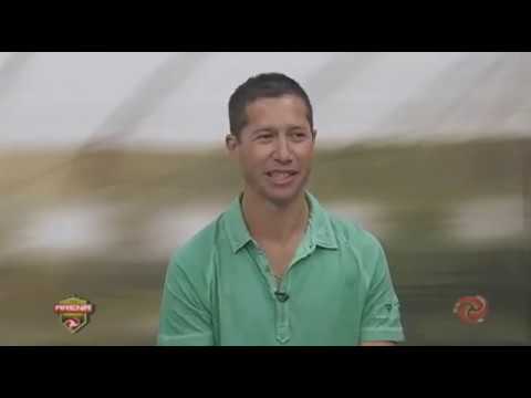 Léo Aleixo, jogador de futsal da seleção da Bélgica, com Fernando Júnior