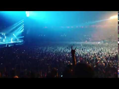 Rammstein met le feu sur son célèbre "Du Hast" devant un public monumental !