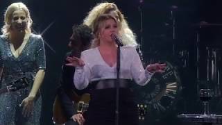 Kelly Clarkson - A Minute + a Glass of Wine (Live in Glendale, AZ)