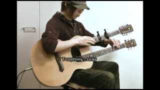 T-cophony plays the double-neck guitar 