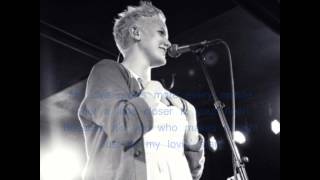 Betty Who - Lovin' start (lyrics)