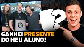 RECEBI UM PRESENTE DE UM ALUNO NA MANSÃO LOW TICKET