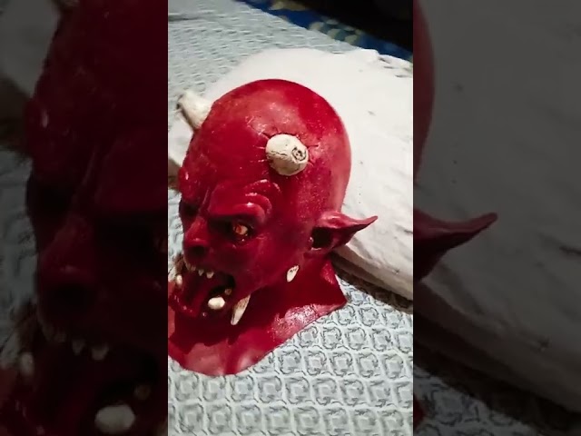 Vídeo relacionado con Zhlearda Máscara de demonio de Halloween, máscara de media cara, cara roja de Aries, cuerno de demonio, máscara de diablo para Halloween, máscara media de espuma, máscara de demonio, máscaras de