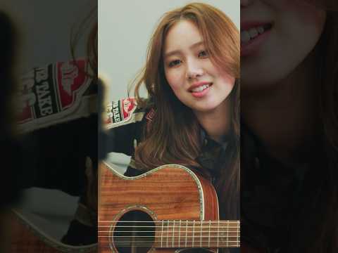 #ふみの のサプライズ路上ライブに密着！ #voguejapan