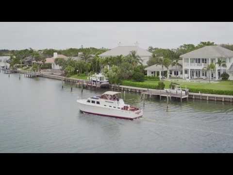 Charter Huckins Yacht Kingfisher - Youtube Video