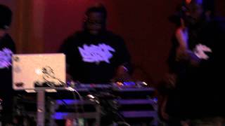 DJ Elliot Ness Flipping A Beat Live w/ Dj G7