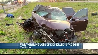 Family grieves children killed in wreck