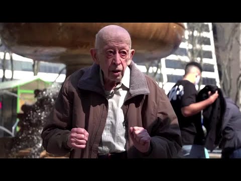 接種疫苗的紐約人89歲，期待著舞會的到來 (Vaccinated New Yorker, 89, looks forward to dance parties)